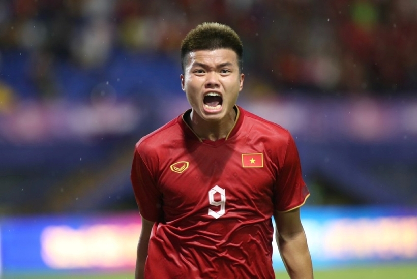 HLV Hoàng Anh Tuấn đã gọi bổ sung tiền đạo Nguyễn Văn Tùng lên U23 Việt Nam. Ảnh: Tiền Phong