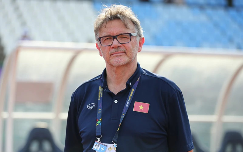 HLV Troussier chia tay tuyển Việt Nam sau hơn 1 năm gắn bó. Ảnh sưu tầm