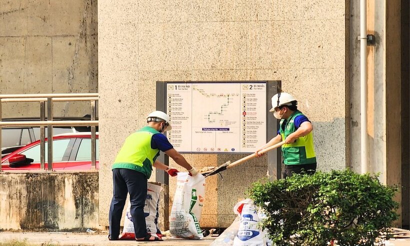 Sau nhiều giờ nỗ lực, các khu vực này đã được cải thiện, tạo ra một không gian xanh - sạch - đẹp