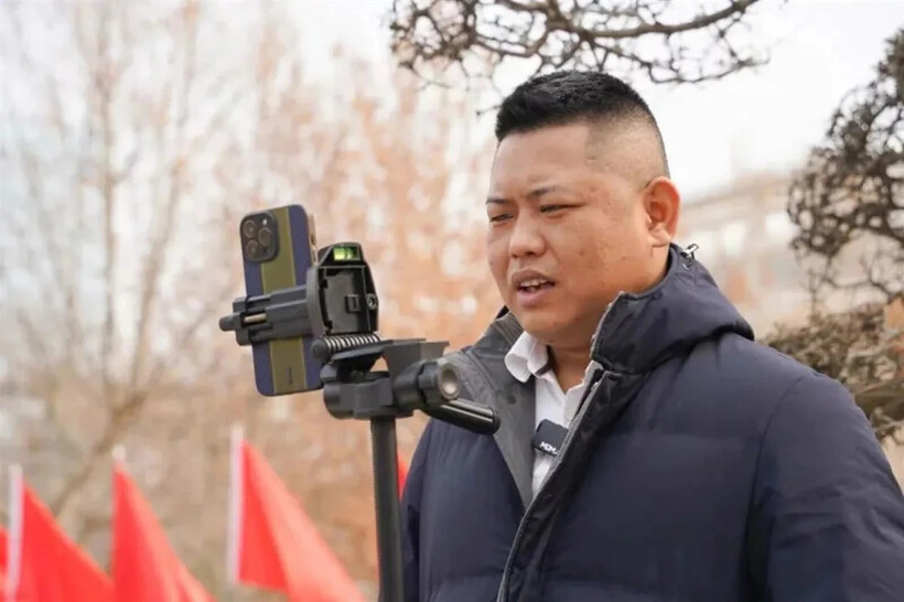 Anh Zhou Shipeng đã mai mối thành công cho 346 cặp đôi. Ảnh: SCMP.
