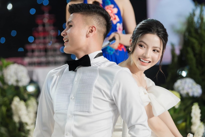 Quang Hải và Chu Thanh Huyền tại đám cưới.