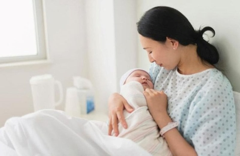 Những kiêng cữ sai lầm mà phụ nữ sau sinh thường hay mắc phải - 1