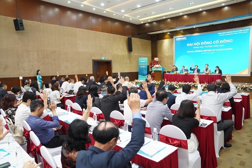 Đại hội lấy ý kiến biểu quyết của các cổ đông ABBank thông qua các mục tiêu kinh doanh trong năm 2024