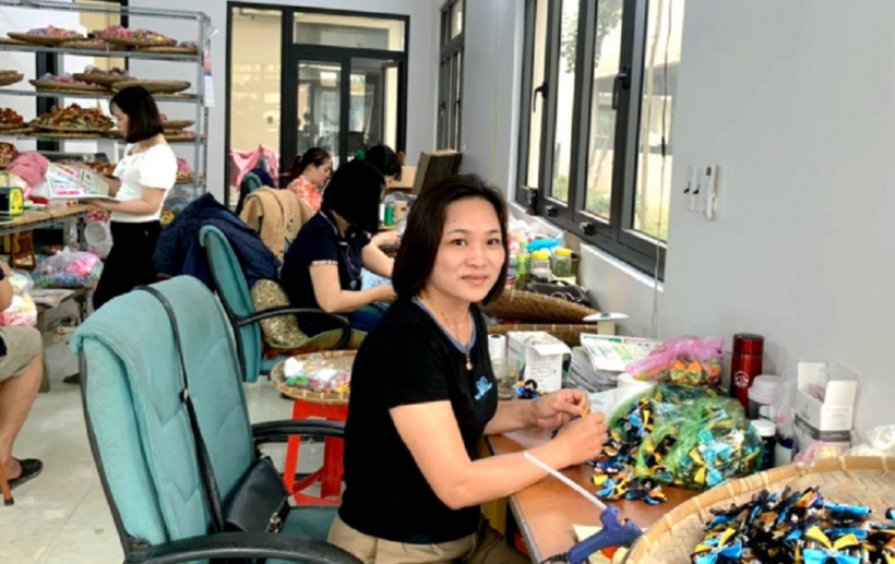 Chị Nguyễn Thị Vân rất ủng hộ đề xuất hoán đổi ngày làm việc bình thường và làm bù sang ngày khác trong dịp nghỉ lễ ngày 30/4-1/5. Ảnh: Sức khỏe và Đời sống