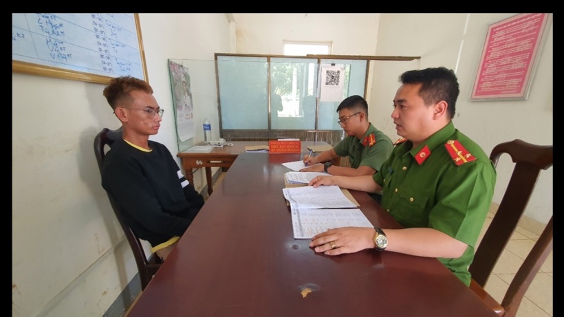 Nguyễn Văn Khởi tại cơ quan công an. Ảnh: PLO