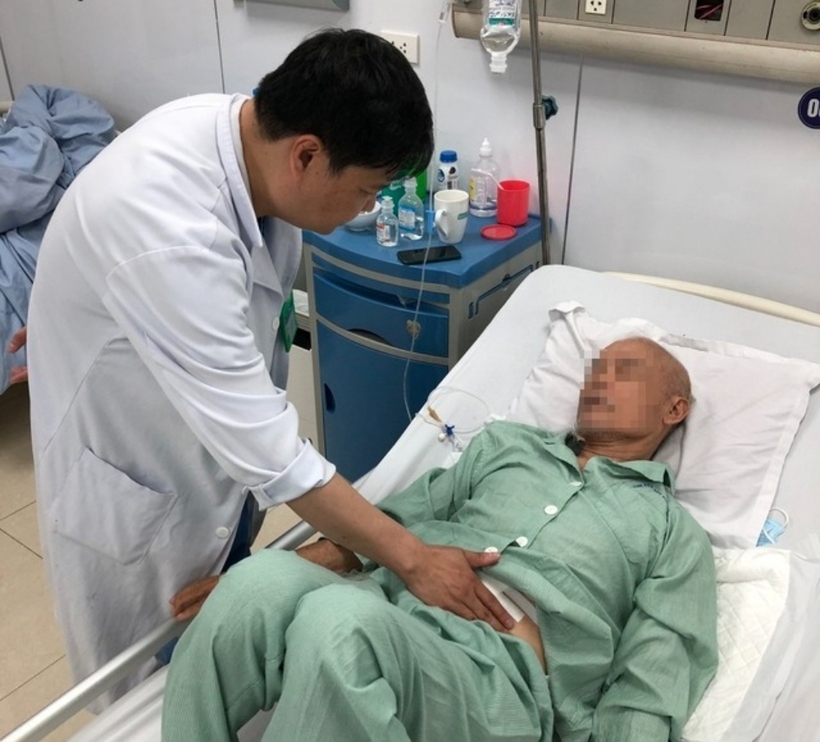 Bệnh nhân hiện đã đi ngoài và ăn uống nhẹ, dự kiến xuất viện trong vài ngày tới. Ảnh: Sức Khỏe & Đời Sống