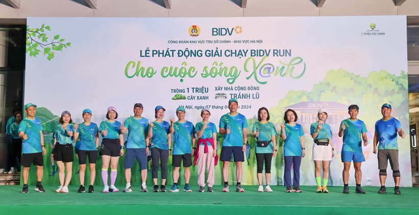 Ban Tổ chức phát động Giải chạy “BIDVRUN - Cho cuộc sống Xanh” năm 2024 tại Trụ sở chính BIDV