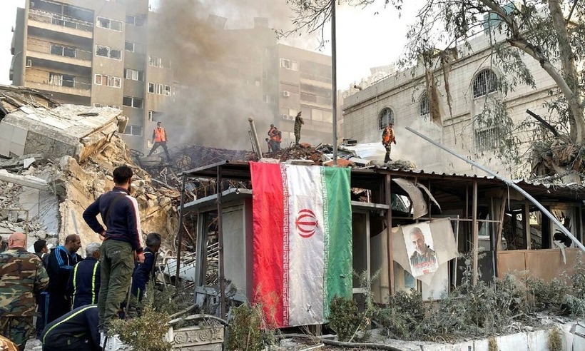 Đại sứ quán Iran tại thủ đô Damacus (Syria) đã bị tên lửa nghi của Israel bắn trúng, khiến 7 sĩ quan thiệt mạng. Ảnh: Tehran Times