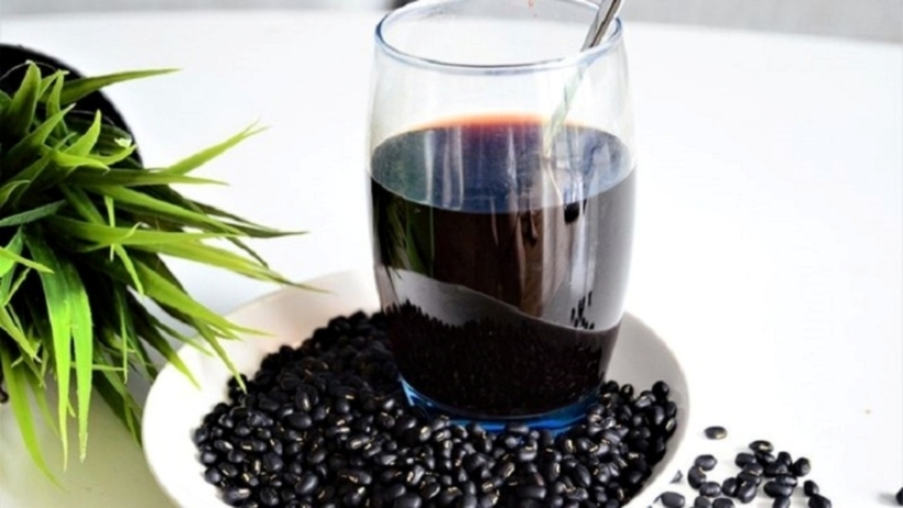Đậu đen cũng có thể được sử dụng để làm nước giải rượu bia. Ảnh minh họa