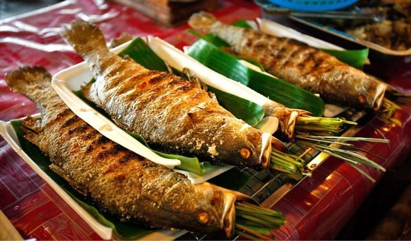 Món cá suối nướng.