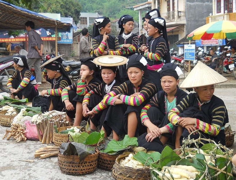 Độc đáo và lạ lẫm với phiên chợ mỗi tuần ở Pù Luông
