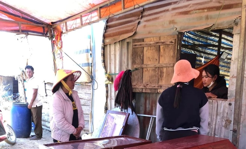 Xót xa hoàn cảnh đáng thương của 2 anh em song sinh tử vong dưới hồ nước ở Lâm Đồng. Ảnh: VTC News.