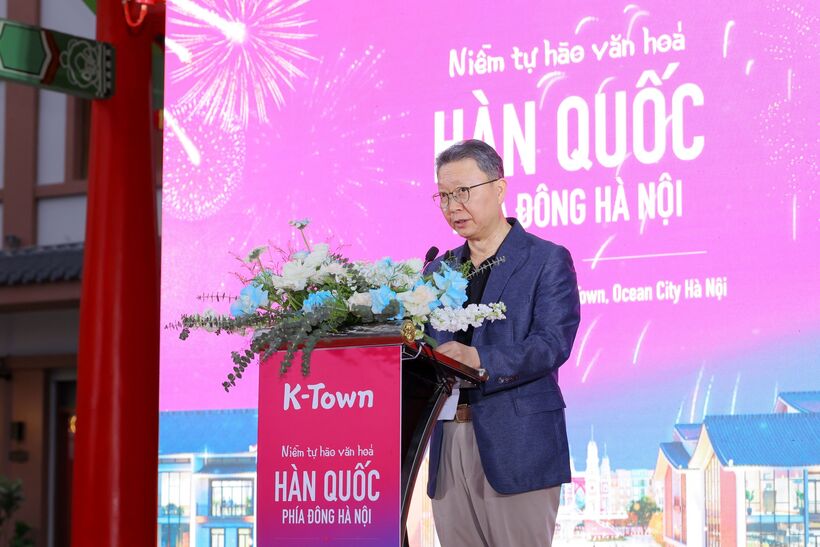 Ông Koo Yong Sok - Cựu công sứ Đại sứ quán Hàn Quốc tại Hà Nội phát biểu tại sự kiện “Niềm tự hào văn hóa Hàn Quốc phía Đông Hà Nội”