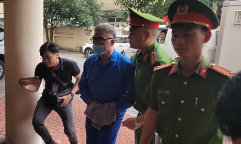 Ông Đỗ Hữu Ca tại phiên tòa xét xử sáng nay.