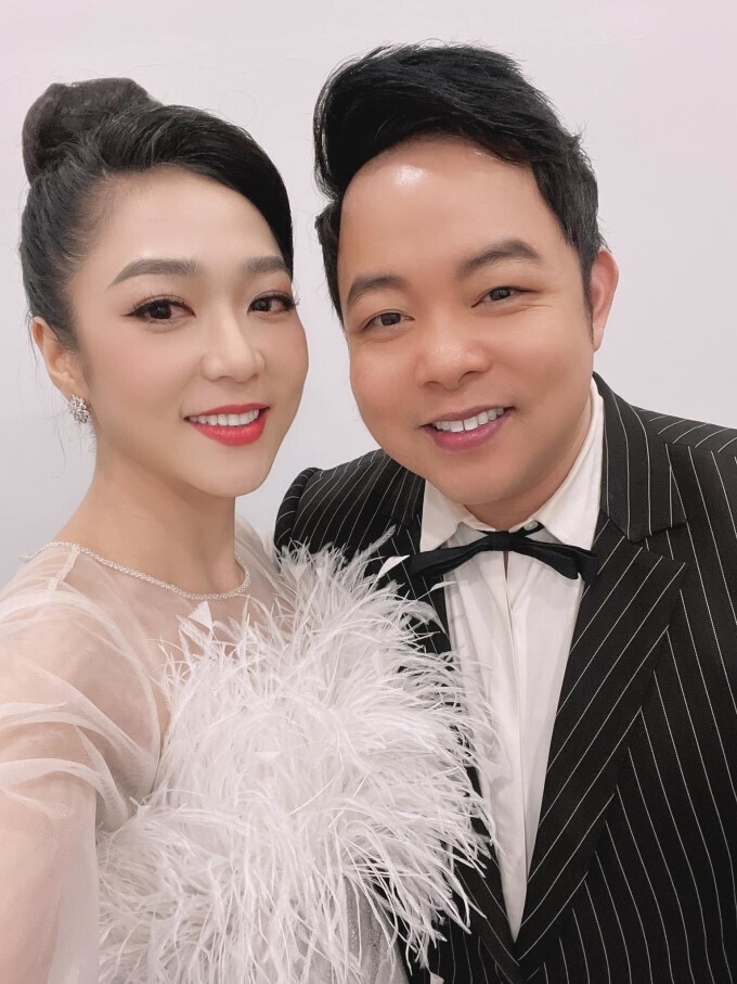 Hà Thanh Xuân và Quang Lê.