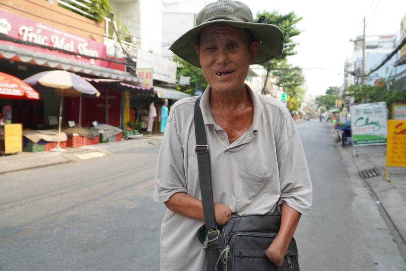 Quỹ Trăng Khuyết và Hội Người Cao tuổi phát thẻ BHYT miễn phí cho người lao động lớn tuổi - 2