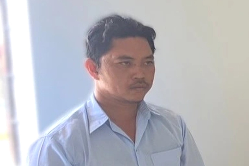 Đối tượng Trần Văn Út tại cơ quan chức năng. Ảnh: Dân trí