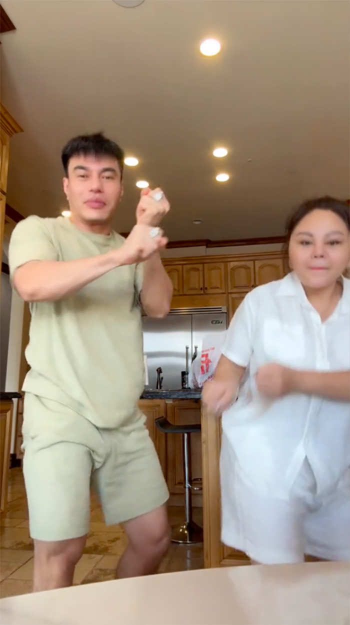 Cả hai có nhiều "tiểu phẩm" trên đất Mỹ.