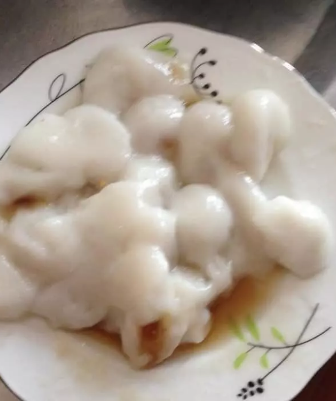 Bánh trôi, bánh chay là một món ăn dễ thực hiện với các nguyên liệu đơn giản như bột, đường phên và vừng (mè). Thế nhưng cũng không đơn giản lắm với một số người...