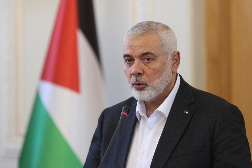 Ismail Haniyeh, người đứng đầu văn phòng chính trị của Hamas, tại cuộc họp báo ở Tehran, Iran ngày 26/3. Ảnh: Reuters