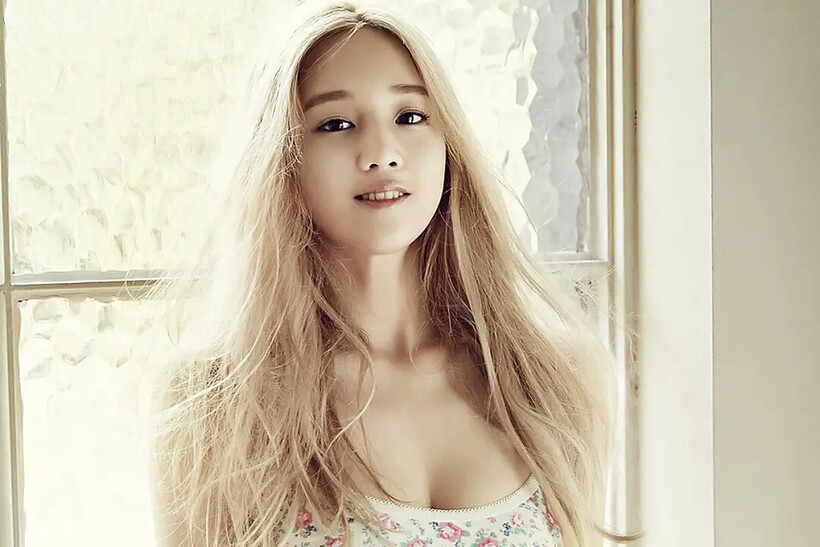 Ca sĩ Park Boram.