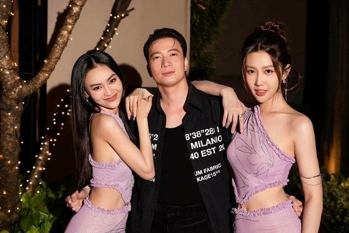S.T Sơn Thạch bị các Netizen còn trêu đùa như bị "ép" khi đứng giữa Ninh Dương Lan Ngọc và Thúy Ngân.