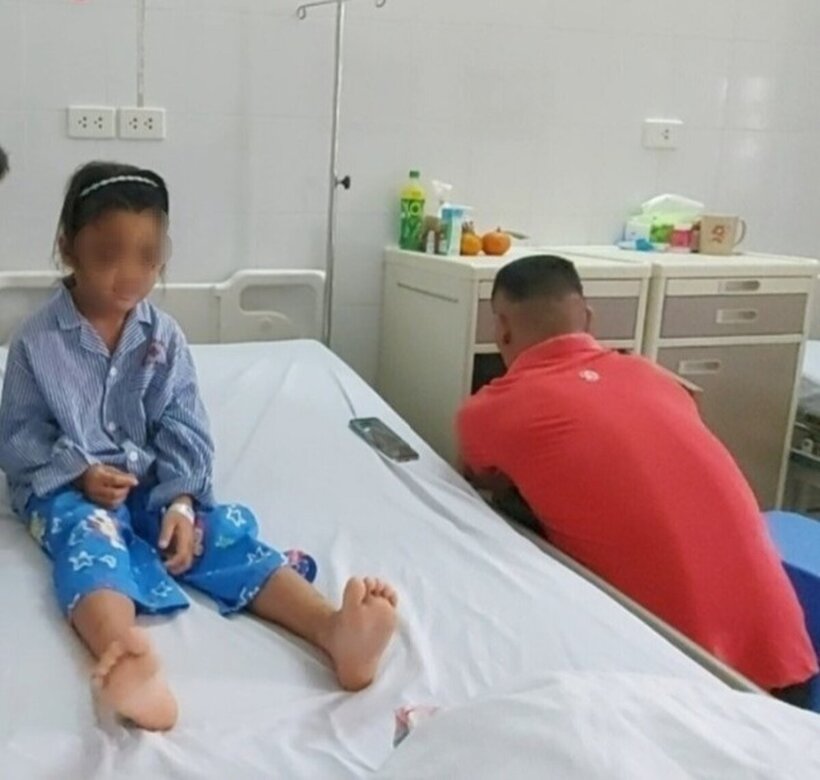 Em học sinh Phùn Thảo L. tại Trung tâm Y tế huyện Bình Liêu. Ảnh: VOV