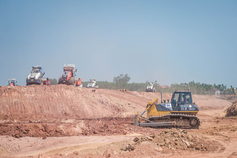 Sớm thông hầm xuyên núi lớn nhất trên tuyến cao tốc Bắc - Nam - 4