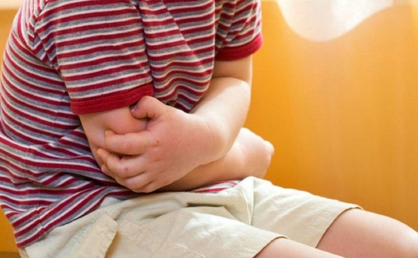 Thời tiết nắng nóng khiến các bệnh lý về đường hô hấp và đường tiêu hóa ở trẻ tăng cao, đặc biệt là tiêu chảy cấp. Ảnh minh họa