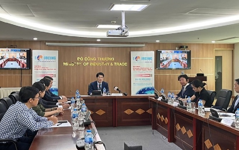 Tọa đàm về sự tham gia của các tập đoàn phân phối và các đầu mối thu mua quốc tế tại Viet Nam International Sourcing 2024 diễn ra sáng 12/4 ở TP.HCM. Ảnh: Người lao động