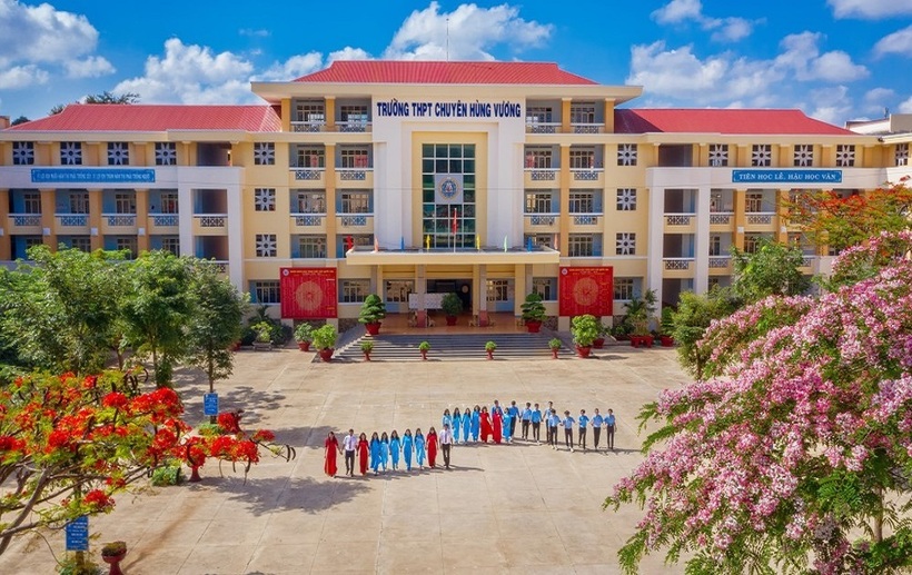 Trường Trung học phổ thông chuyên Hùng Vương, tỉnh Gia Lai.
