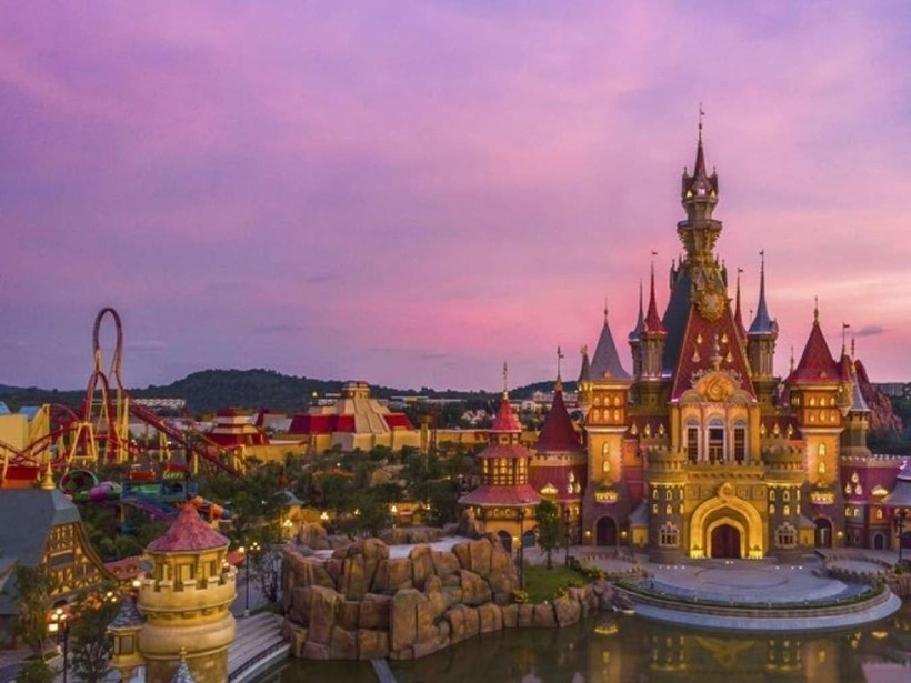 Khu vui chơi Vinpearl Phú Quốc được coi là "Thiên đường giải trí" giữa lòng đảo ngọc