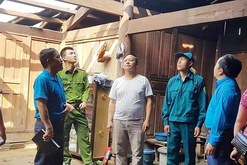 Chính quyền hai xã nói trên hiện đang tiếp tục thống kê các thiệt hại do thiên tai gây ra.