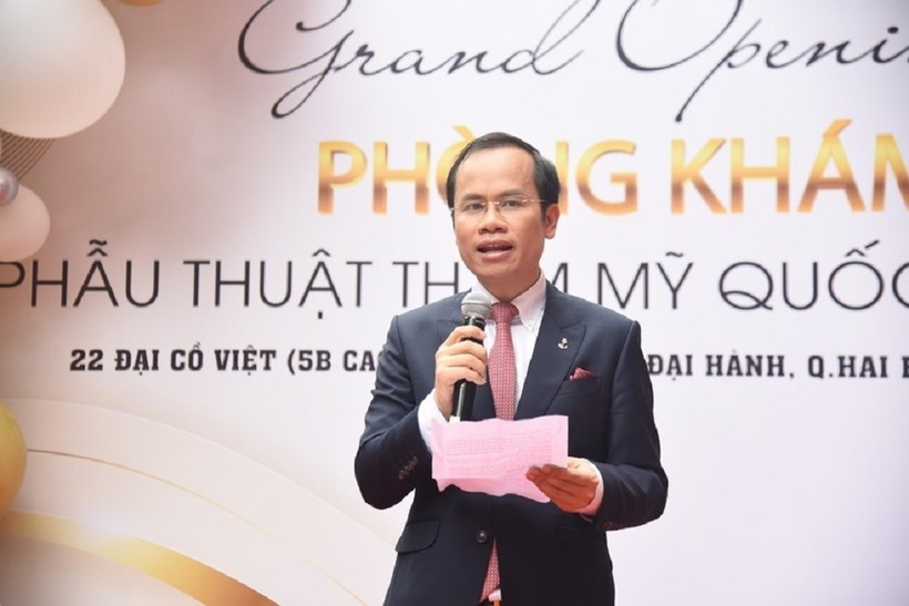 Bác sĩ Hoàng Văn Hồng chia sẻ tại buổi lễ khai trương.