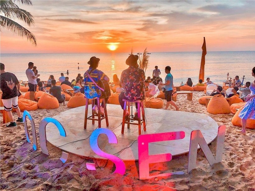 OCSEN Beach Bar & Club kết hợp trình diễn Acoustic