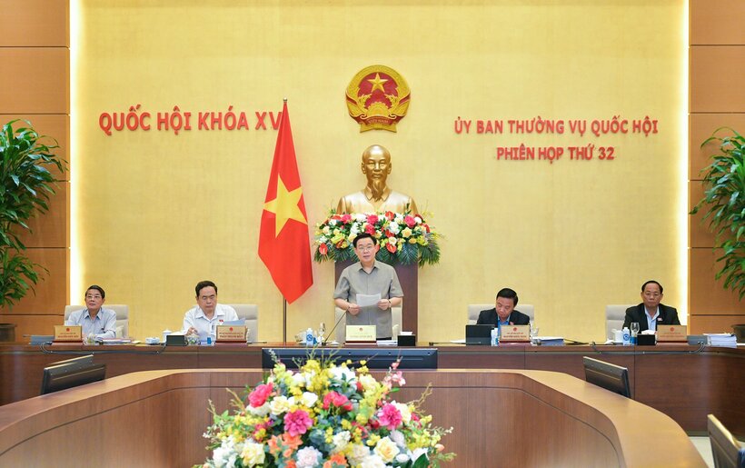 Khai mạc phiên họp thứ 32 của Ủy ban Thường vụ Quốc hội.