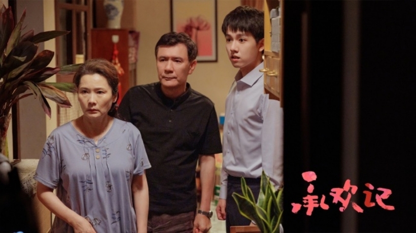 Bố mẹ và em trai của Mạch Thừa Hoan. Ảnh: Weibo