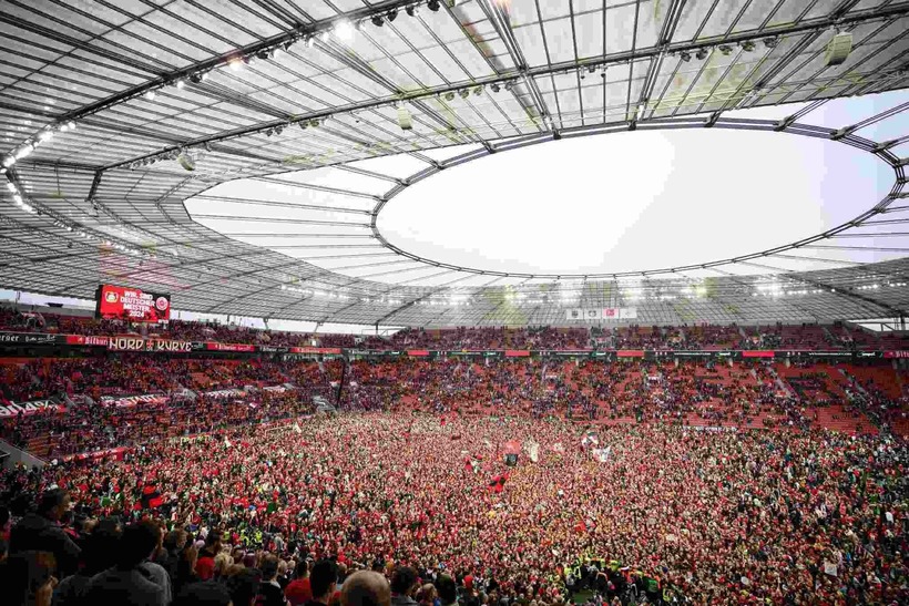 Chức vô địch của  Bayer Leverkusen tại giải quốc nội cũng đánh dấu sự sụp đổ của  triều đại Bayern Munich sau 11 năm thống trị.