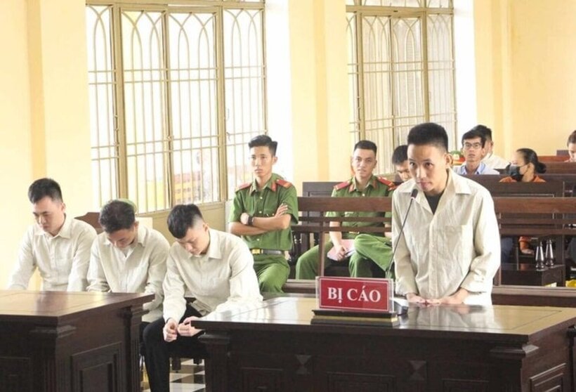 Nhóm đối tượng tại phiên toà xét xử. Ảnh: VTC News
