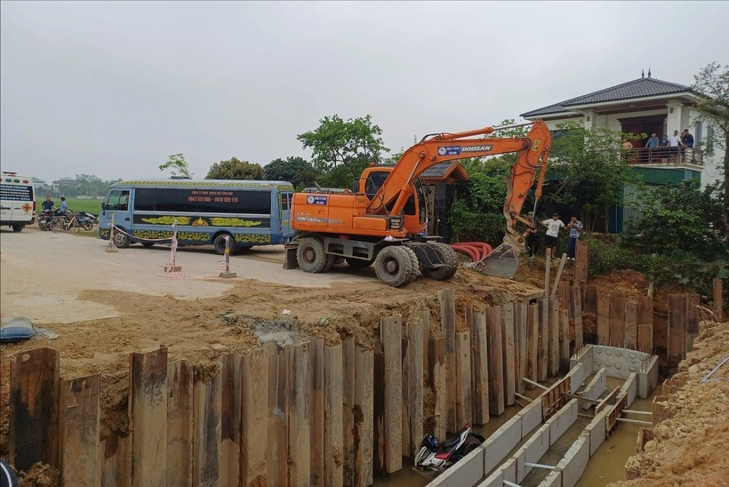 Hiện trường phát hiện thi thể nạn nhân. Ảnh: Dân trí.