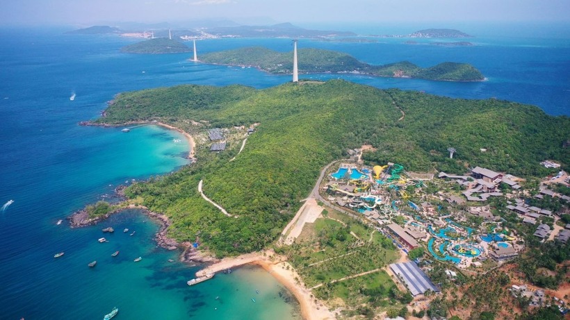 Toàn cảnh Hòn Thơm nhìn từ trên cao