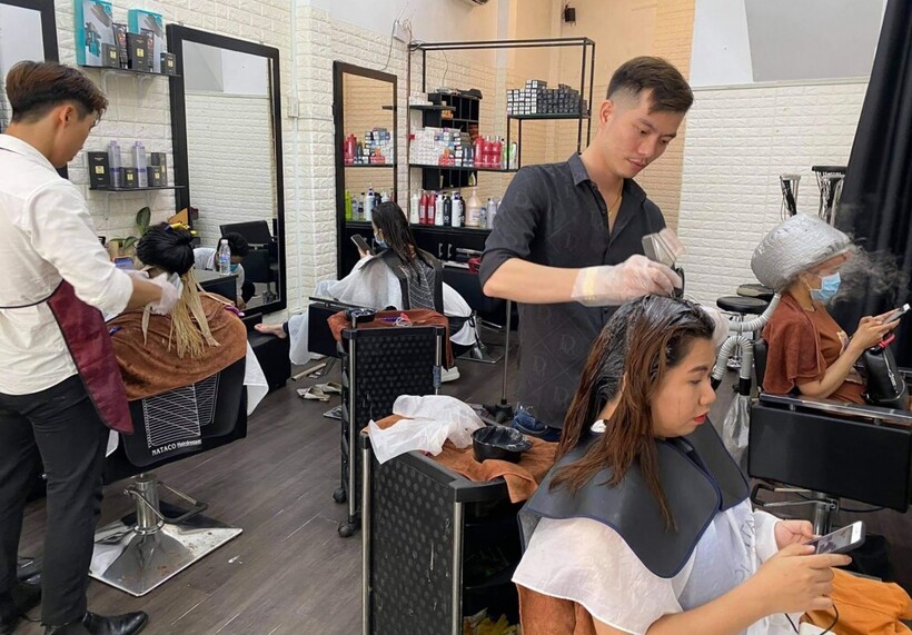 Nghề tóc cần sự sáng tạo và thẩm mỹ.