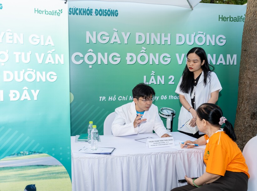 Rất nhiều người dân ở các quận xa Công viên Tao Đàn như Tân Phú, Phú Nhuận... cũng đã tới Ngày Dinh dưỡng cộng đồng Việt Nam lần 2 để được tư vấn về dinh dưỡng và chế độ vận động.