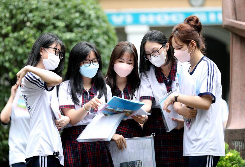 Các sĩ từ chuẩn bị bước vào kì thi tốt nghiệp THPT, giai đoạn xét tuyển đại học