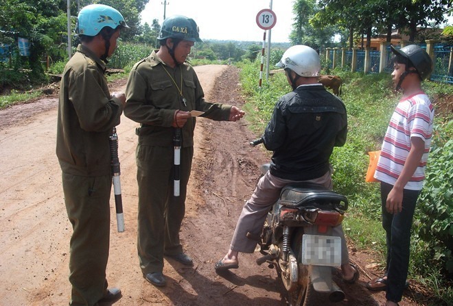 Công an xã chỉ được tuần tra, kiểm soát, xử lý vi phạm trên các tuyến đường xã và đường khác thuộc địa bàn xã quản lý. (Ảnh: Báo điện tử Đảng cộng sản Việt Nam)