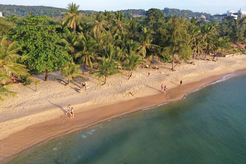 Người Việt đổ xô đi tour du lịch nước ngoài, giá vé máy bay nội địa tăng cao dịp nghỉ lễ 30/4 - 1/5. Ảnh minh họa.
