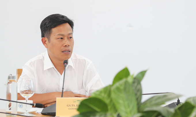 GS.TS Lê Quân, Giám đốc Đại học Quốc gia Hà Nội, tại hội thảo chiều 17/4. Ảnh: VnExpress