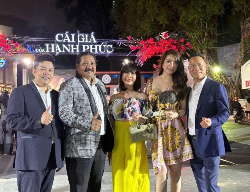 Phó mặc những tin đồn không hay, Trương Ngọc Ánh vẫn vui vẻ tụ họp bạn bè, tham dự sự kiện.