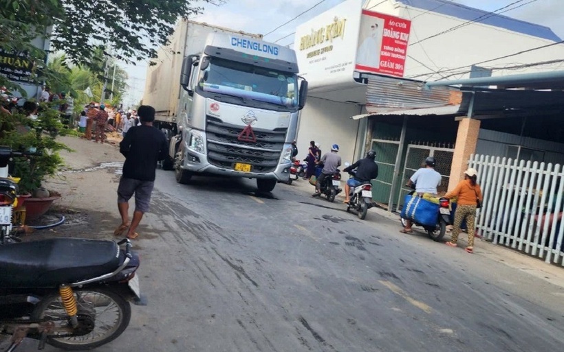 Hiện trường vụ tai nạn khiến học sinh lớp 6 tử vong. Ảnh: Báo Giao thông
