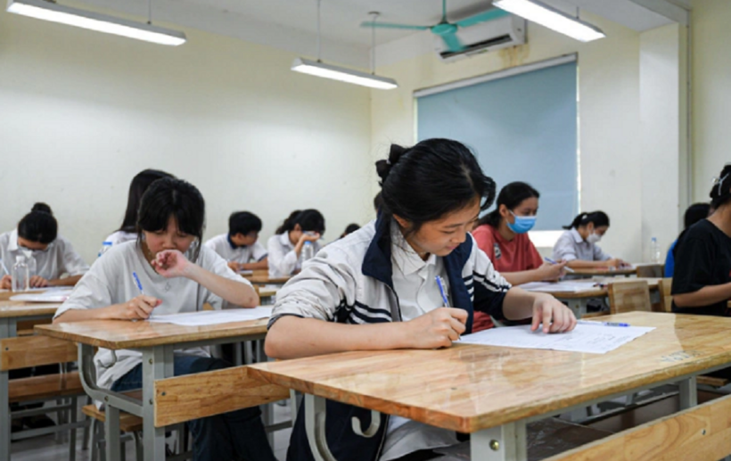 Học sinh dự thi vào lớp 10 ở Hà Nội năm 2023. Ảnh: Tuổi trẻ
